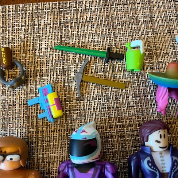 Roblox Figures & Misc Pieces * LOT * Figurines * EUC * Poseable - Picture 3 of 9